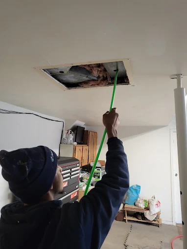 Duct cleaning in progress 19