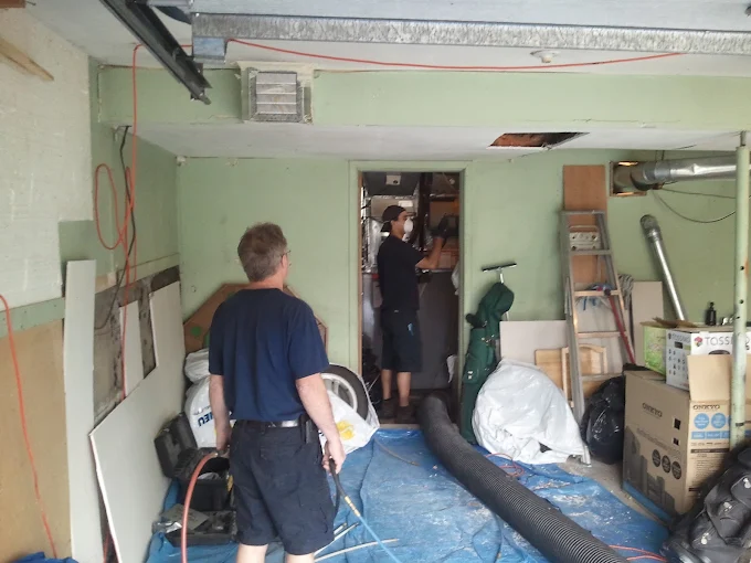 Duct cleaning in progress 15