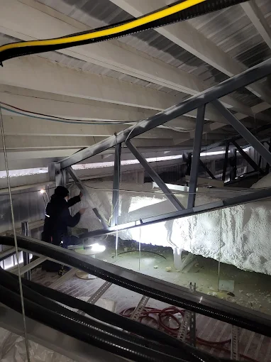 Duct cleaning in progress 11