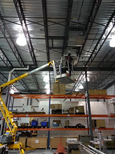 Duct cleaning in progress 9
