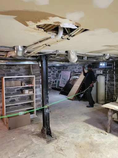 Duct cleaning in progress 7