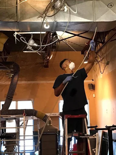 Duct cleaning in progress 5